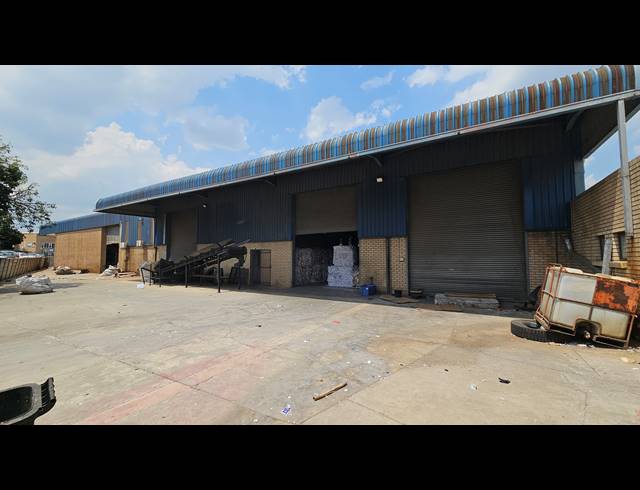 3,100M² WAREHOUSE FOR SALE IN JET PARK